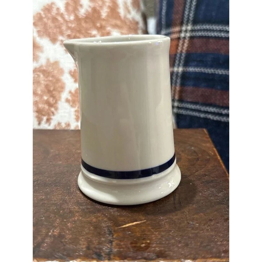 Homer Laughlin Mini creamer | Restaurant creamer | A little over 3 inches | 027